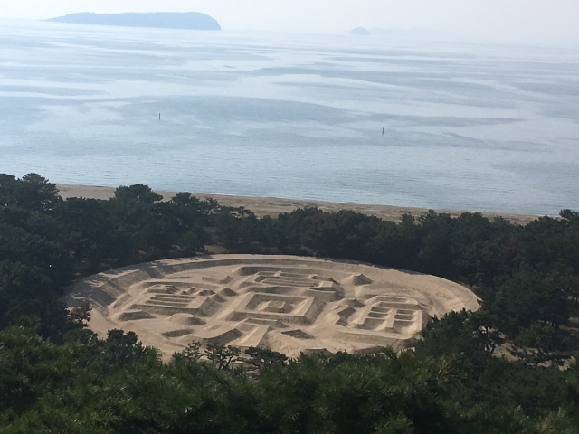 香川県の風景：銭形砂絵